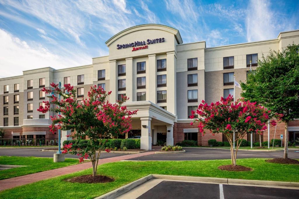 SpringHill Suites Hampton photo 2