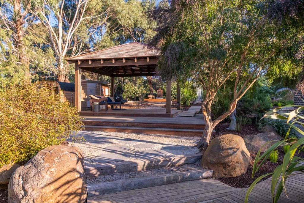 Torquay Bliss Retreat with Sauna and Hot Tub photo 4