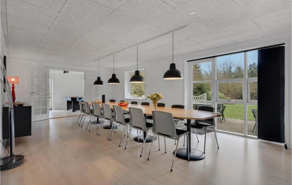 Stunning Home In Hejnsvig With Wifi And 6 Bedrooms photo 4