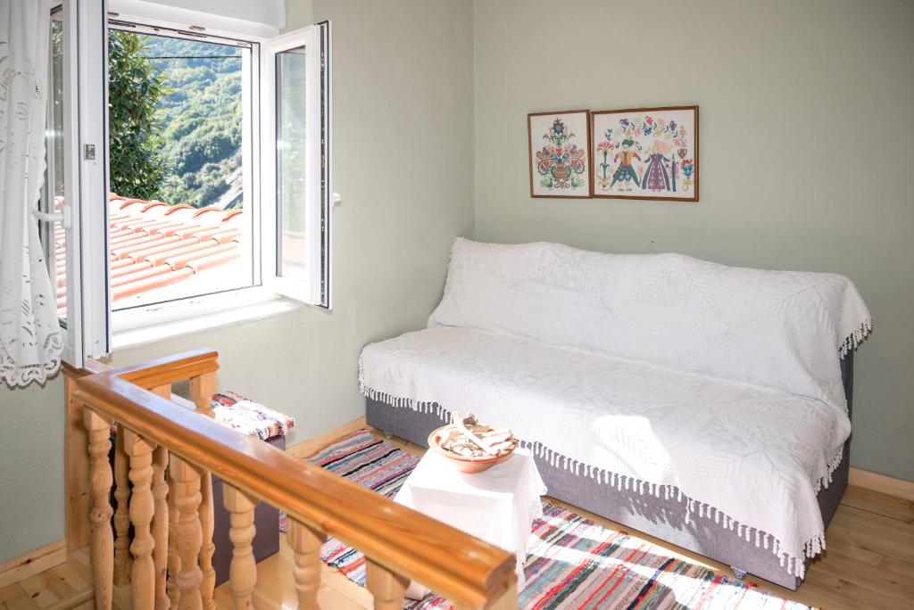 Ifigenia Cheerful and Cosy Entire Home with patio! photo 2