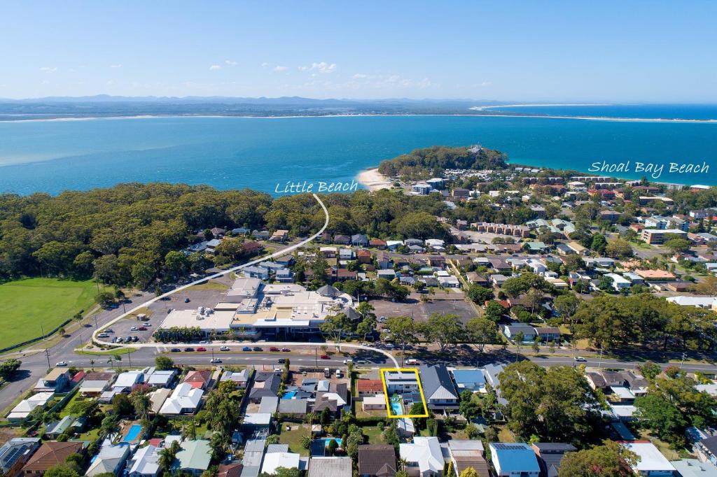 Beach & Bay Holiday Rental - Nelson Bay photo 1
