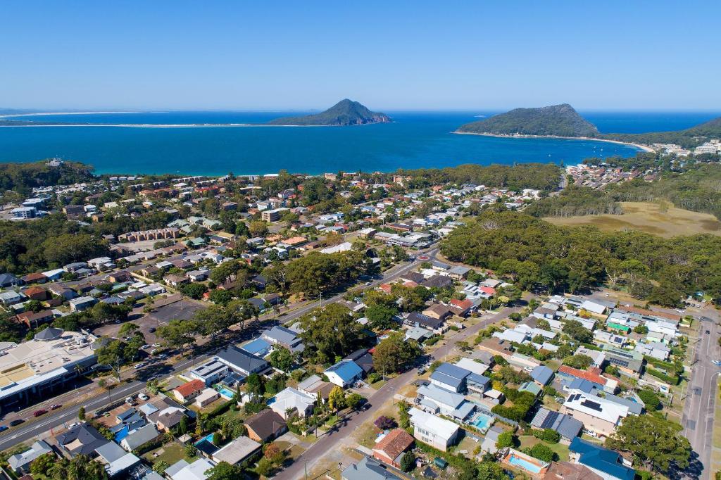 Beach & Bay Holiday Rental - Nelson Bay photo 2