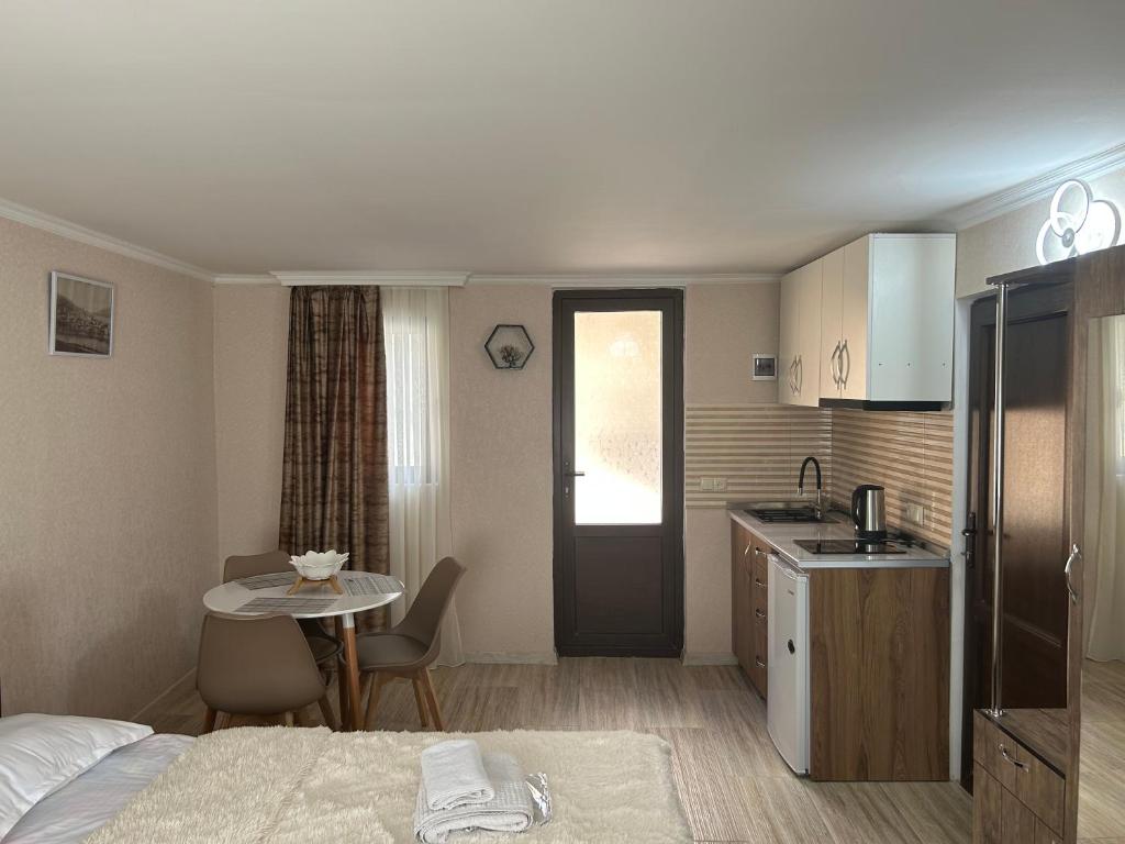 Oldtown Apartments photo 4