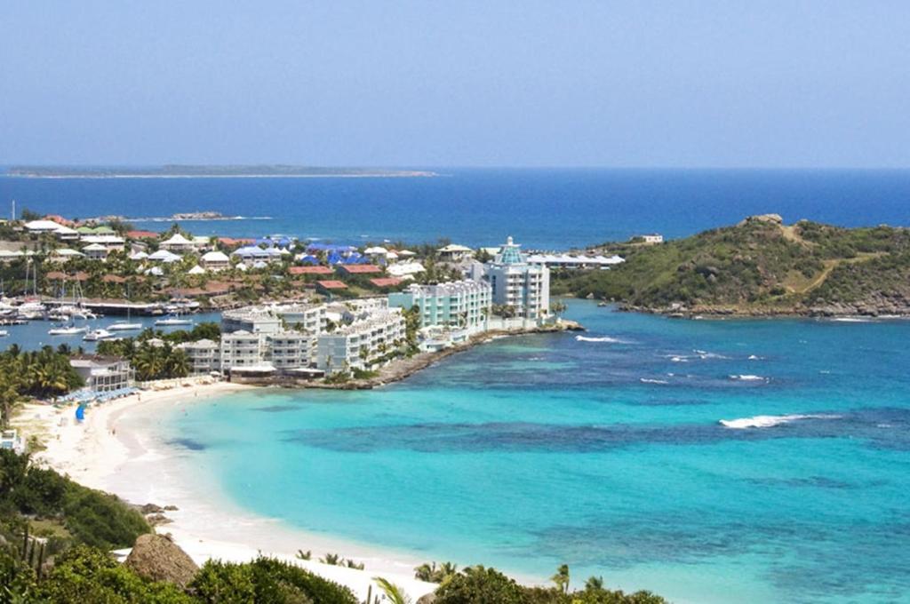 Oyster Bay Beach Resort photo 1