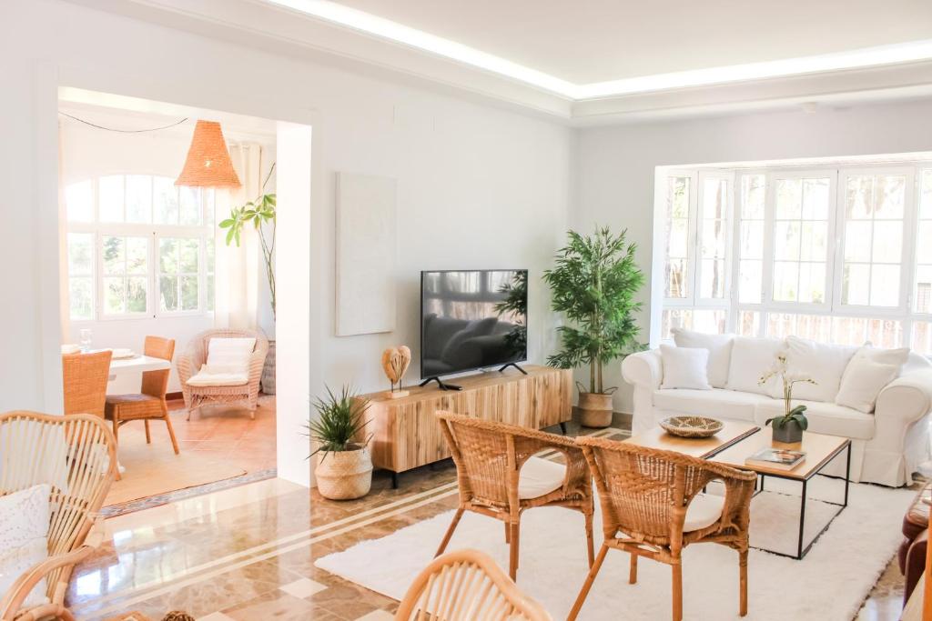 LUXURY STYLE VILLA AURORA Roche photo 2