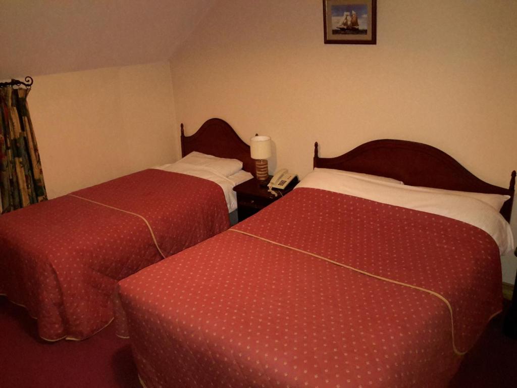 Bridge Hotel Room Type - Twin Room with Bathroom