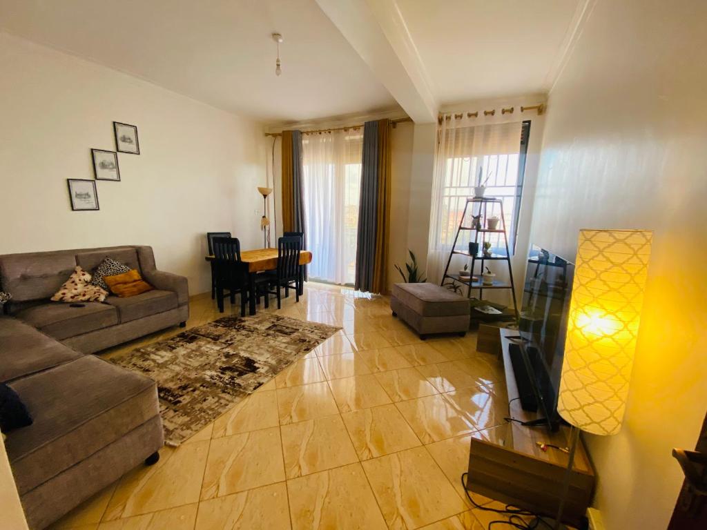 J&R - Lovely two bedroom apartment in Jinja. photo 2