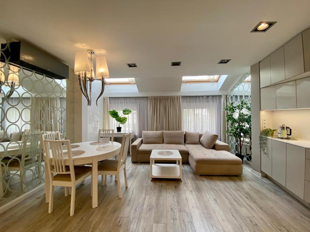 Garbarska LUX with Air Condition - Tap to explore photos