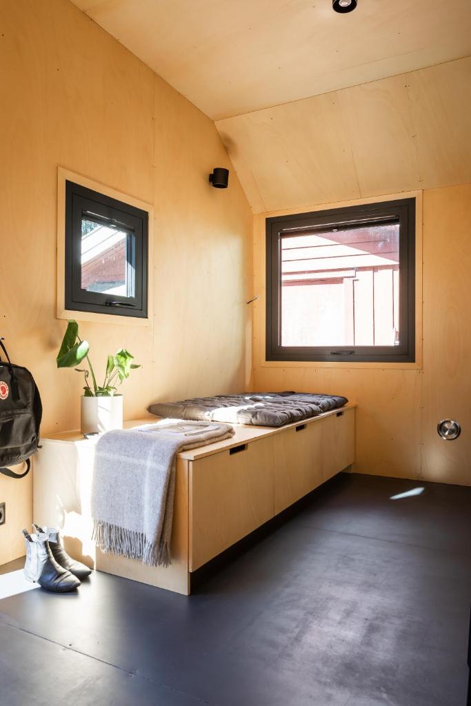 Tiny House in the countryside photo 2