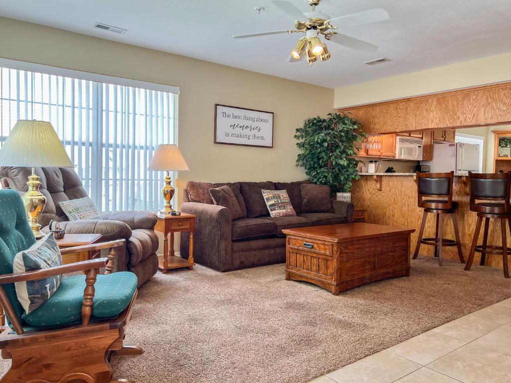 Lake Front 2BR Walk-In with Large Deck - FREE TICKETS INCLUDED - 79-1 photo 1