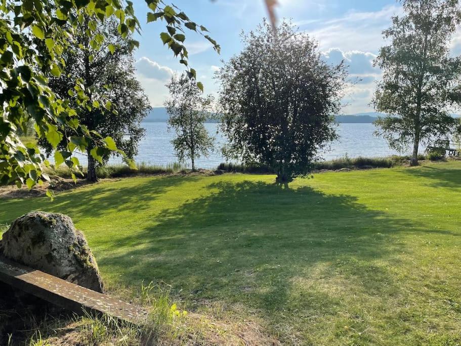 Idyllic Dalarna farmhouse at the lake photo 4