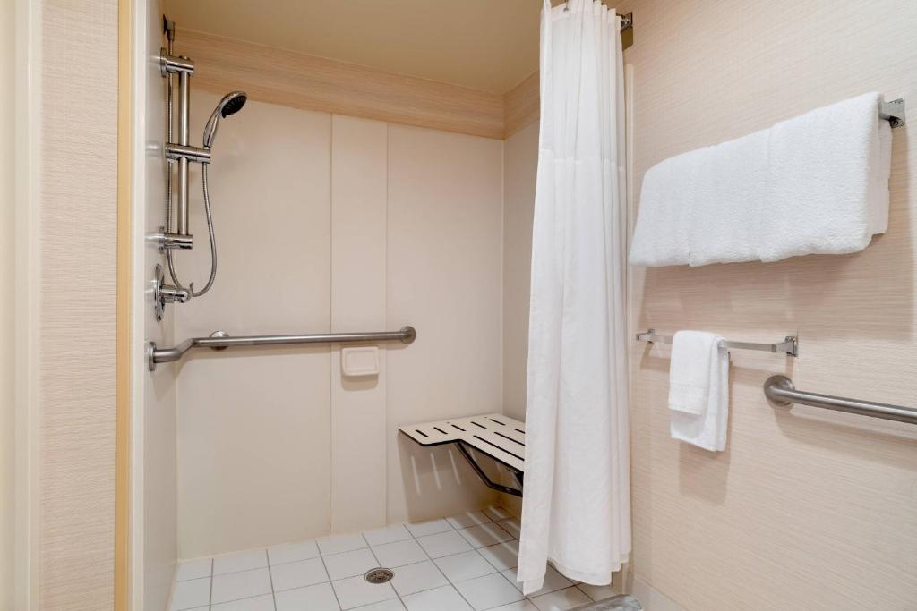 Fairfield Inn By Marriott Laurel - Tap to explore photos