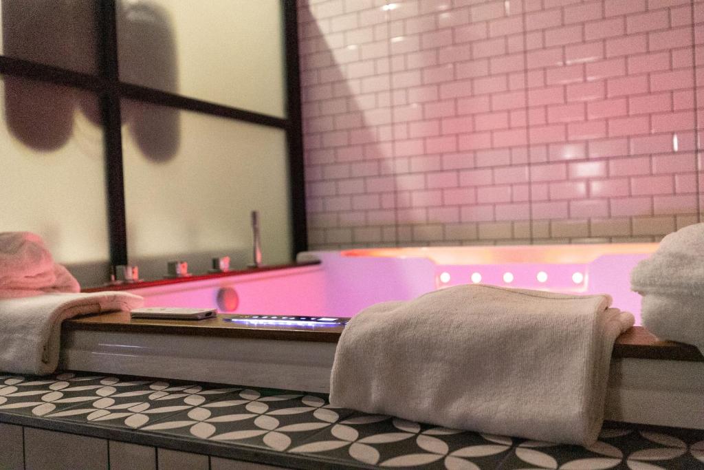 Les pieds dans le Château - Jacuzzi photo 3