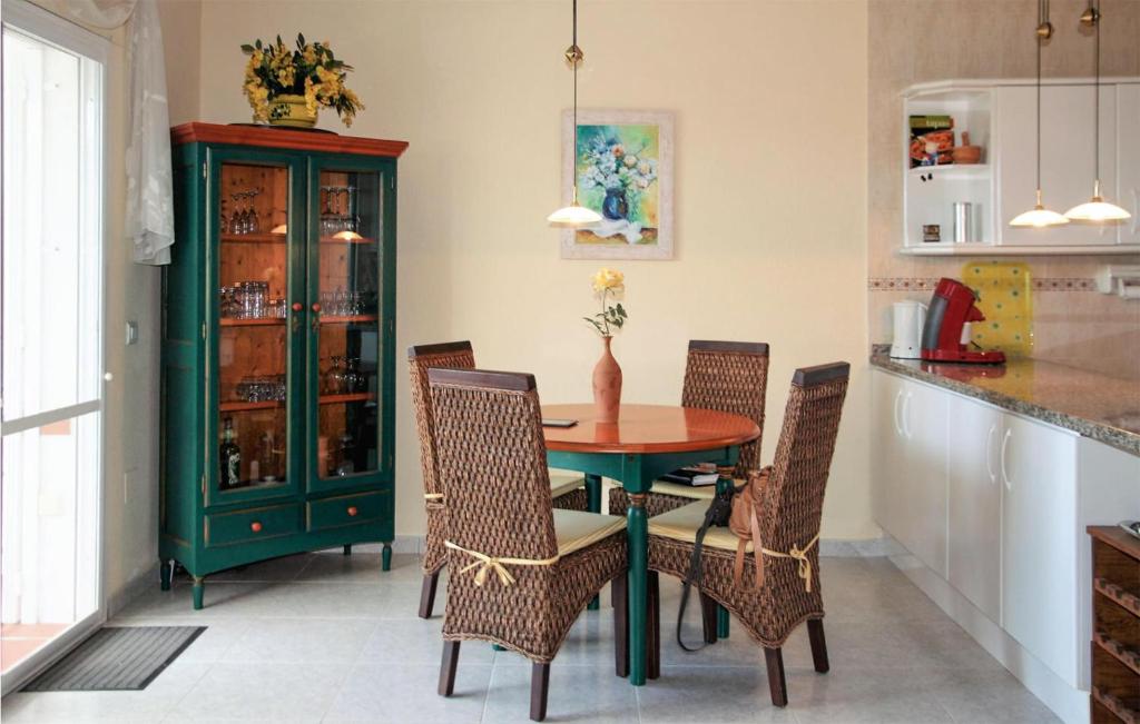 Awesome Apartment In Torrox With Outdoor Swimming Pool And 1 Bedrooms photo 2