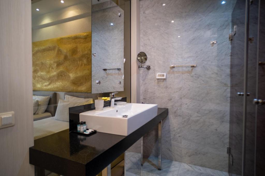 Hotel Atina photo 2