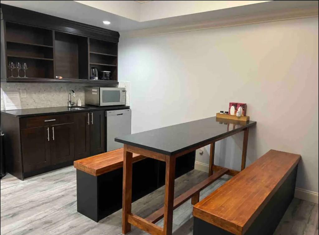 Big family getaway! can accommodate up to 14 guest photo 4