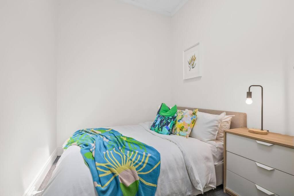 Stylish Carlton- CBD-Fringe 3BR Terrace photo 4
