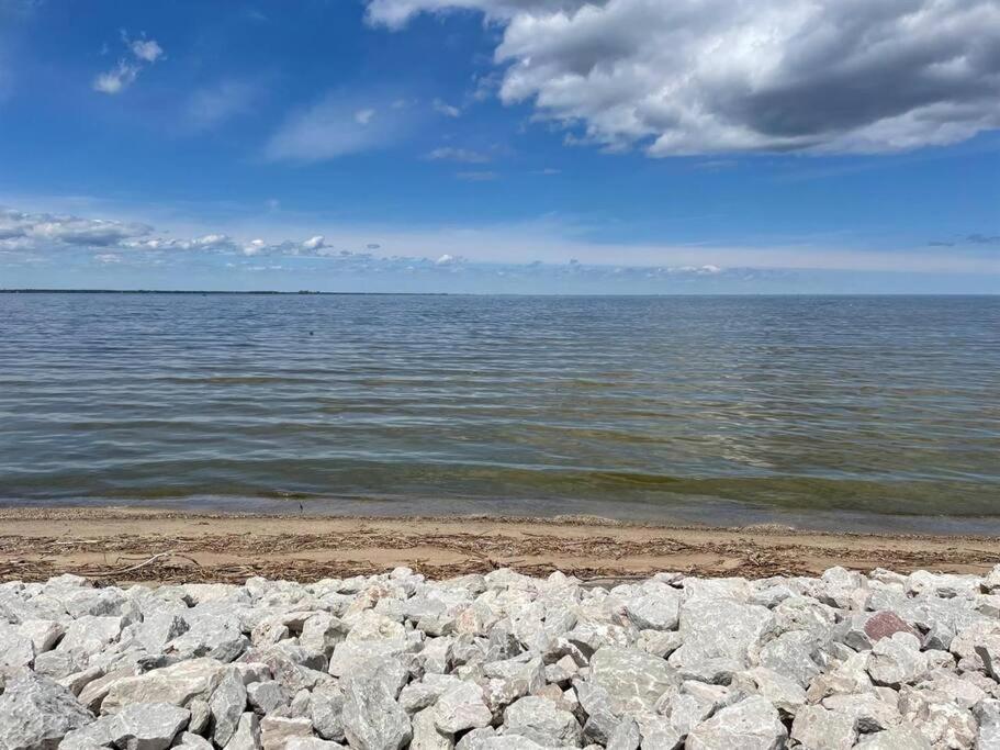 Waterfront Cottage near Lambeau and Door County! image