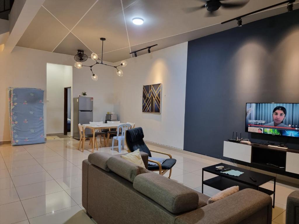Michelle Escadia Homestay 3, 4 bedrooms unit photo 1