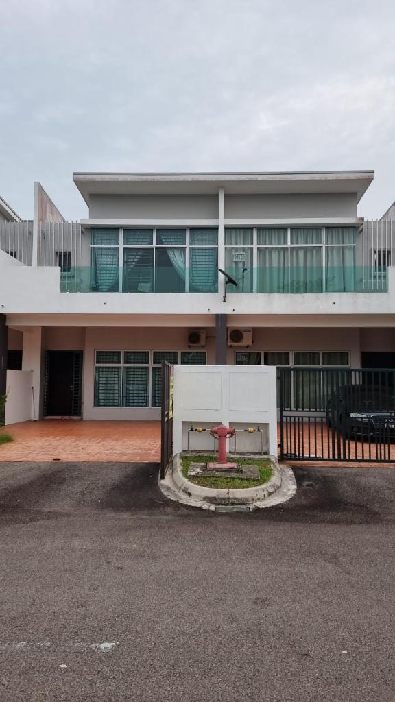 Michelle Escadia Homestay 3, 4 bedrooms unit photo 4