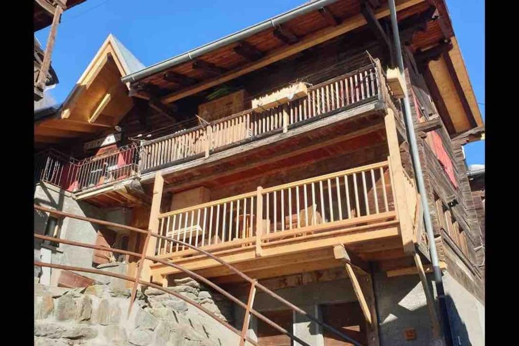 Appartement dans un village authentique des montagnes Valaisannes