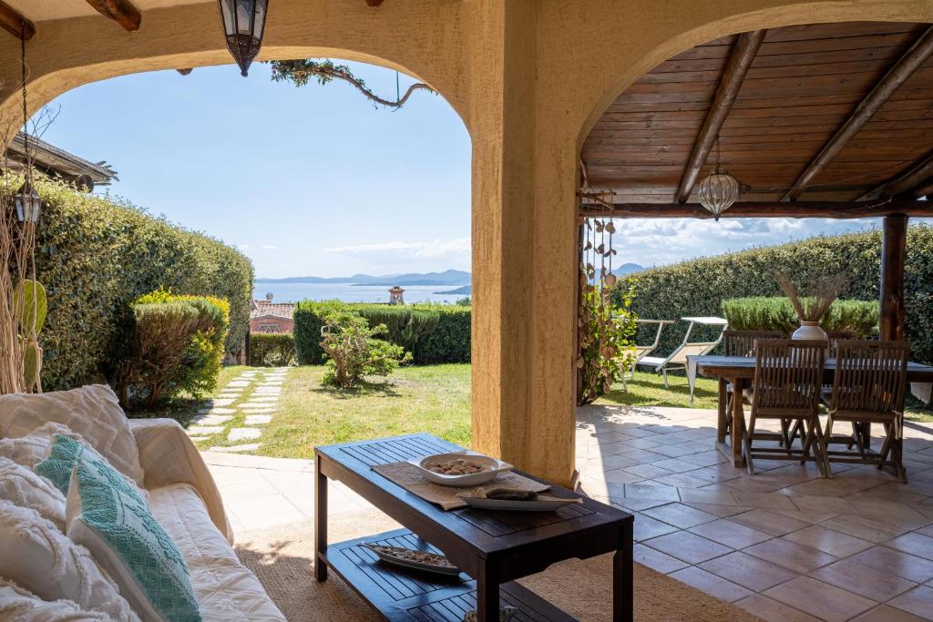 [Pevero Golf Club]Vista Mare e Piscina photo 1