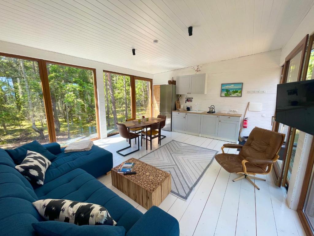 BEACH HOUSE HUBERT