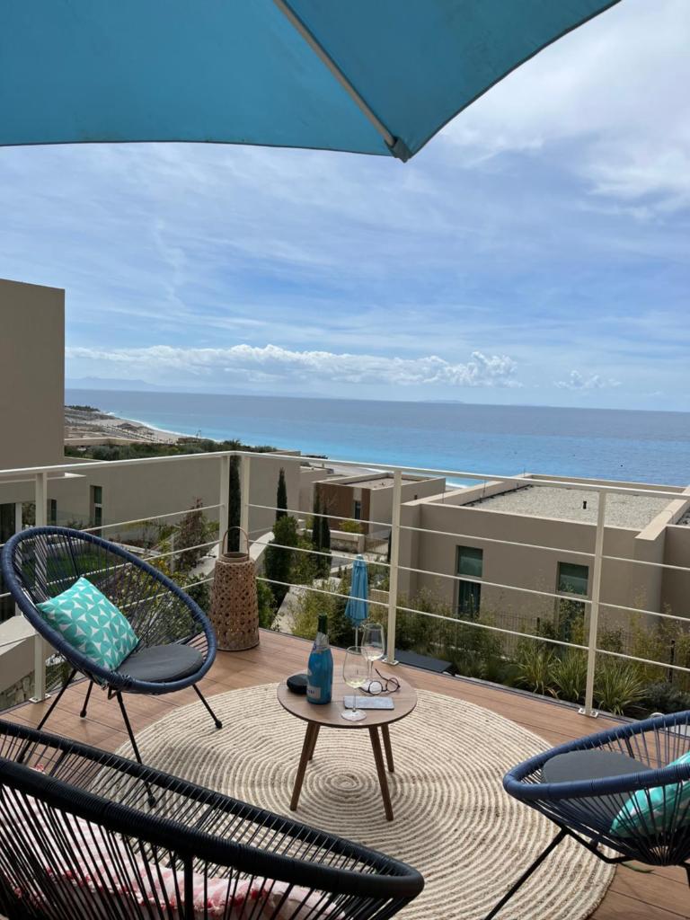 3-bedroom beach villa with a pool in Green Coast Palase photo 4