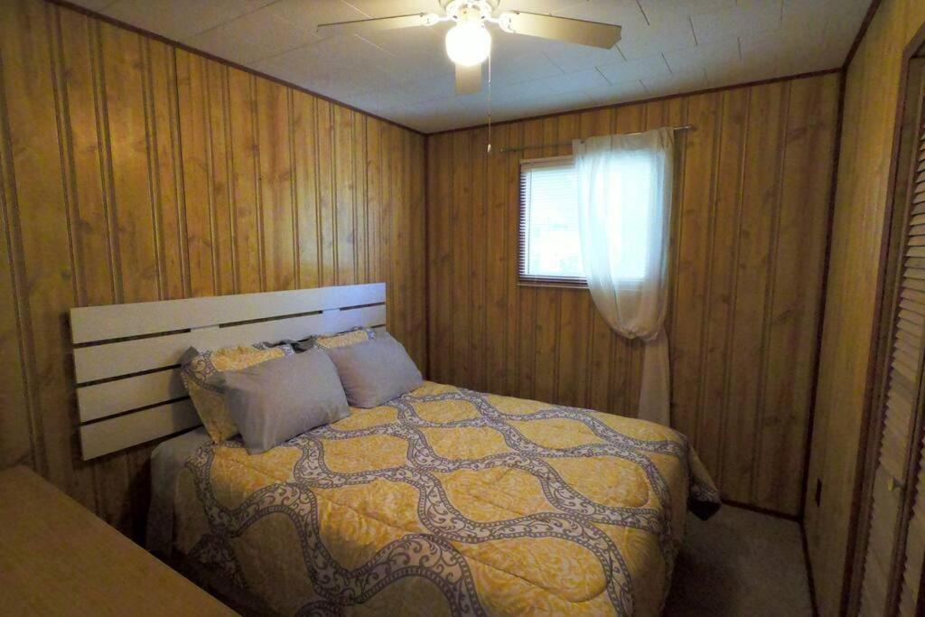 Peaceful & Private Cabin close to the Lake photo 3