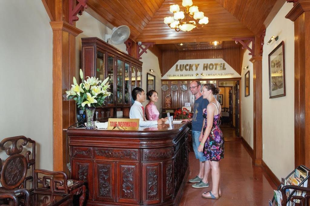 Lucky Central Hotel & Travel