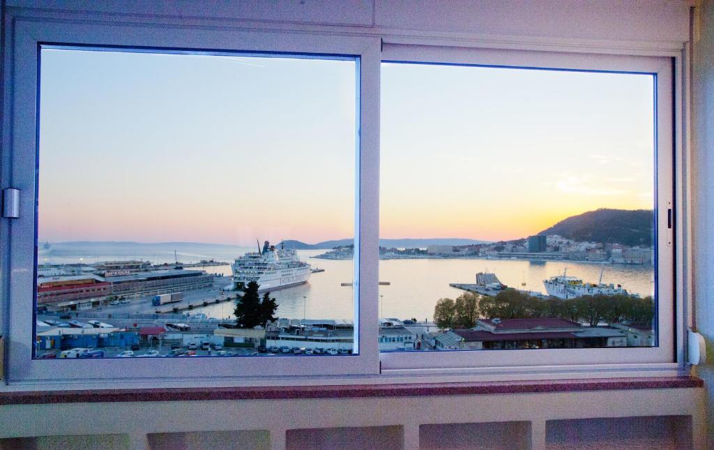 Stunning View Apartment photo 3