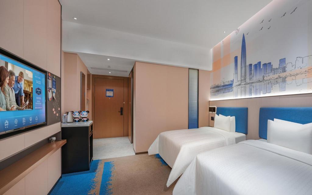 Hampton by Hilton Shenzhen Yuanshan - Tap to explore photos