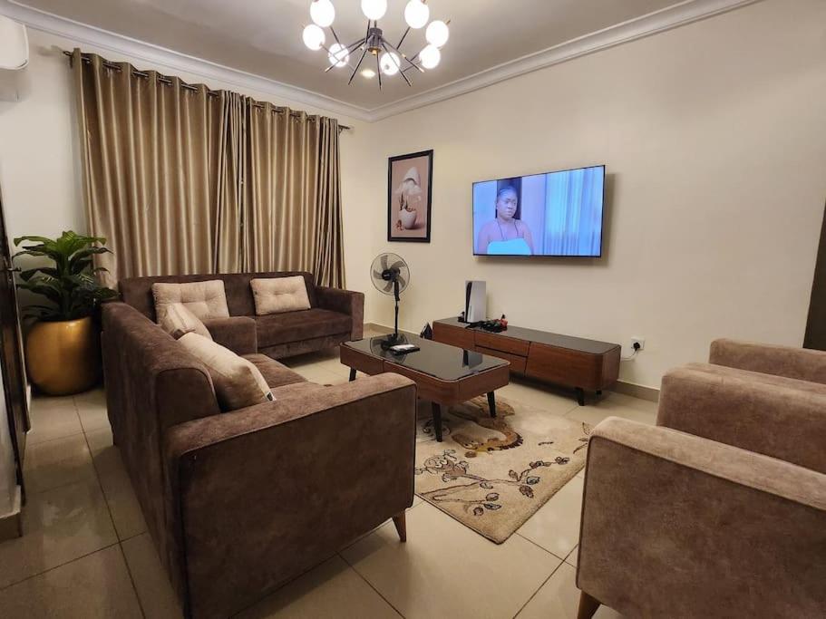 OEK Modern 2BED Top Floor flat Karsana Abuja photo 1