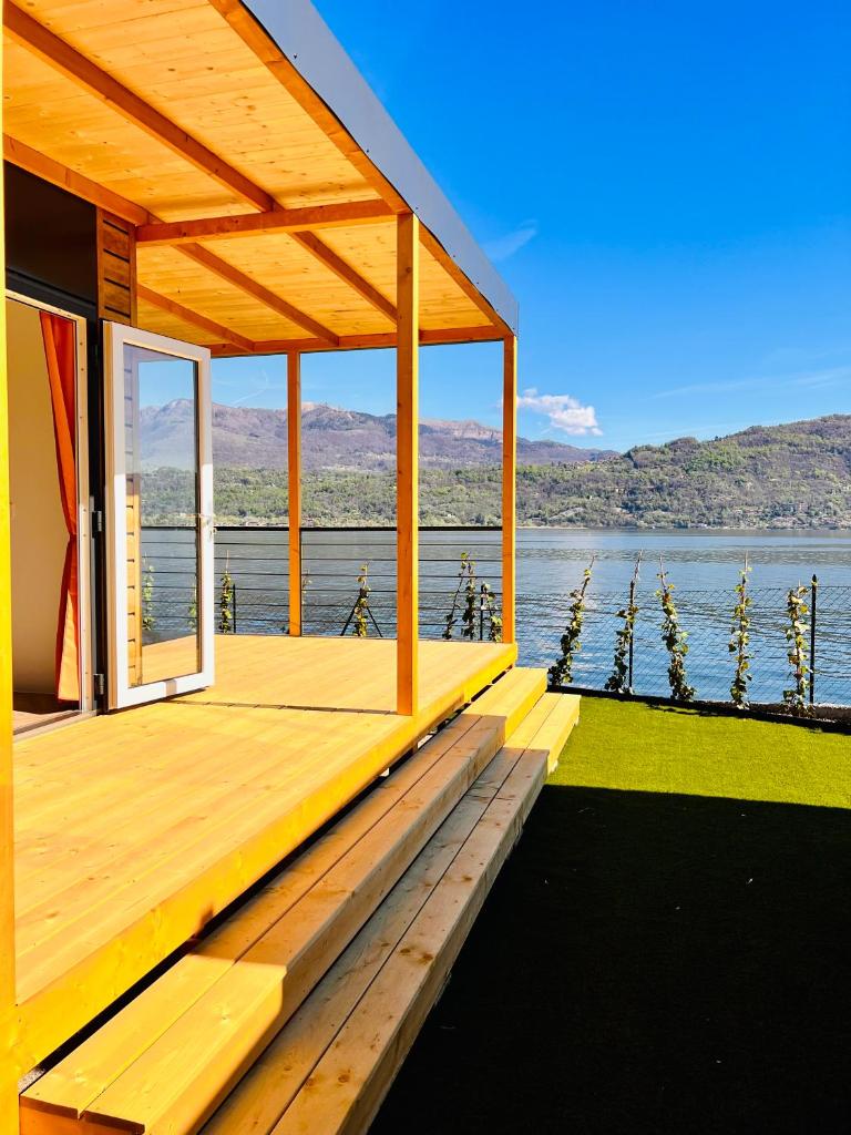 Lago Maggiore Bay photo 4