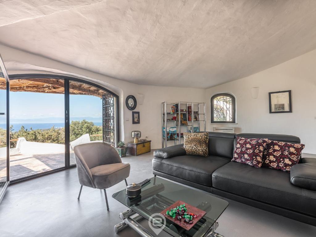 Spectacular Seaview Escape photo 2
