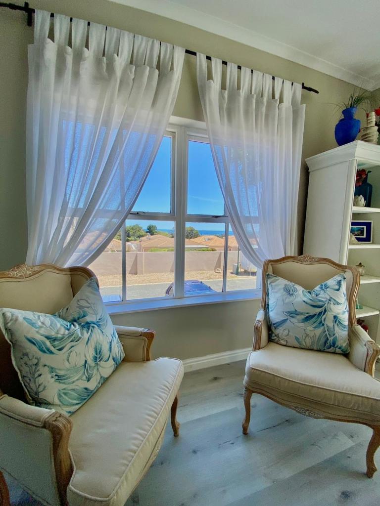 Ocean and mountain breeze photo 4