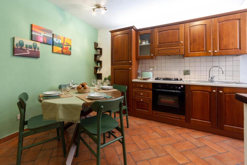 Magnoli cozy flat two steps from Ponte Vecchio - Tap to explore photos