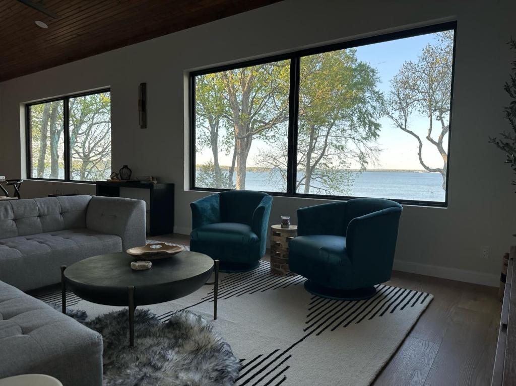 Newly Renovated 4B, 2.5 bath Lakefront home with South Grand Lake Views and dock photo 1