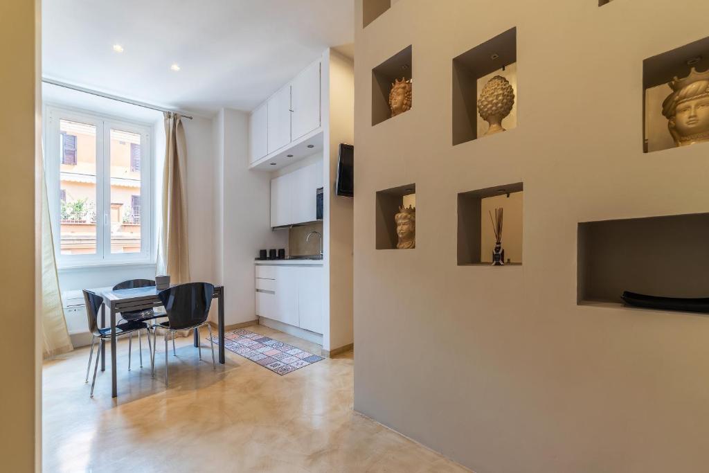 GuestHost - Bright Apartment near Villa Borghese - Tap to explore photos