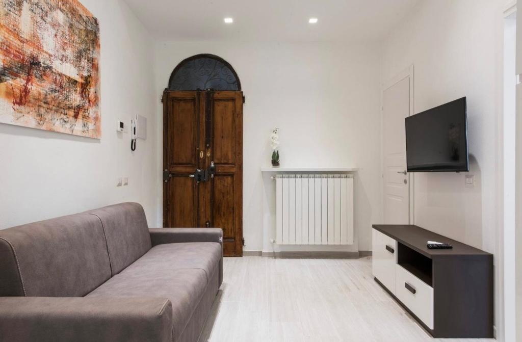 Modern Apartment in Florence - Tap to explore photos