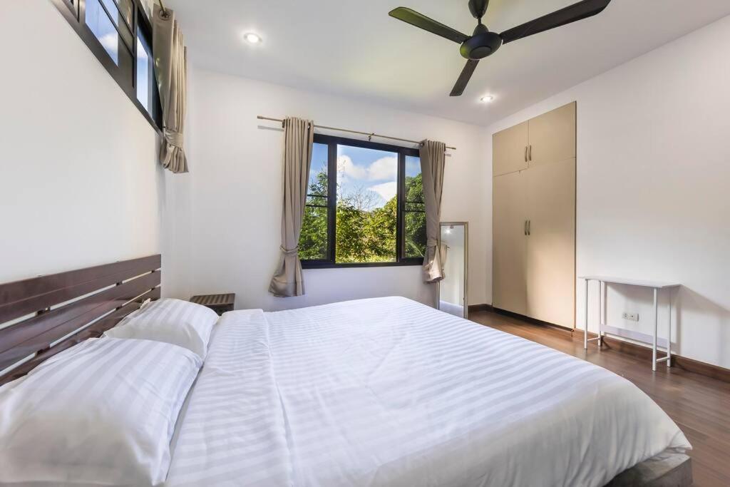 Blue View Amazing 3-Bedroom, Sea View Villa,