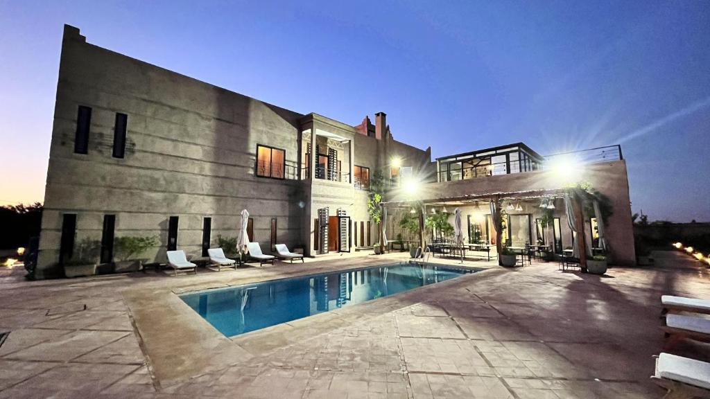 9 bedrooms villa with private pool enclosed garden and wifi at Centre Commune Ouled Hassoune photo 3