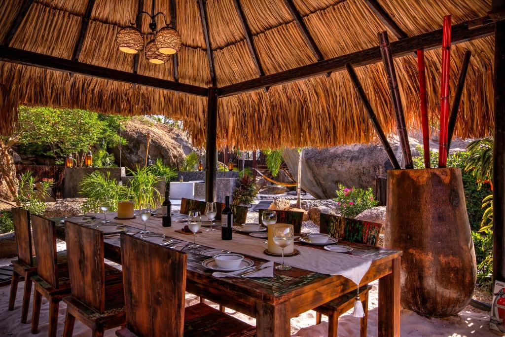 Bali Retreat Aruba -2 Pools,Cinema,Yoga,Cave photo 1