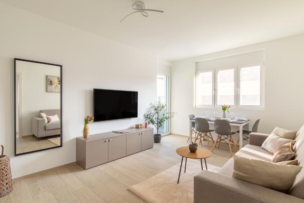 Lugano Superior Suites - Free Parking photo 2