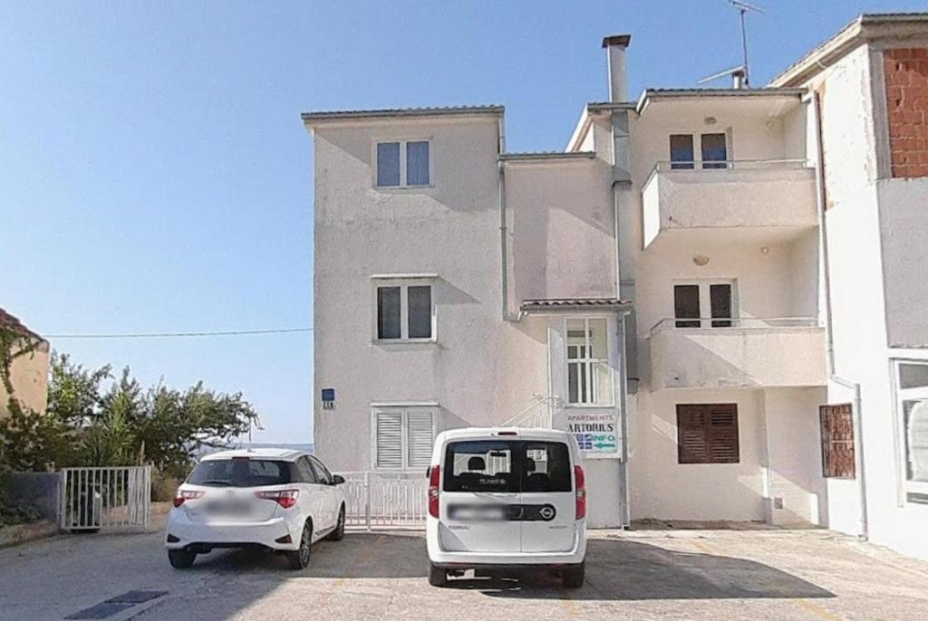 Apartments by the sea Podstrana, Split - 19987 photo 1