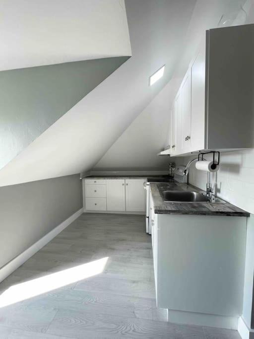 Unique modern luxury 2 bedroom apartment rental photo 1