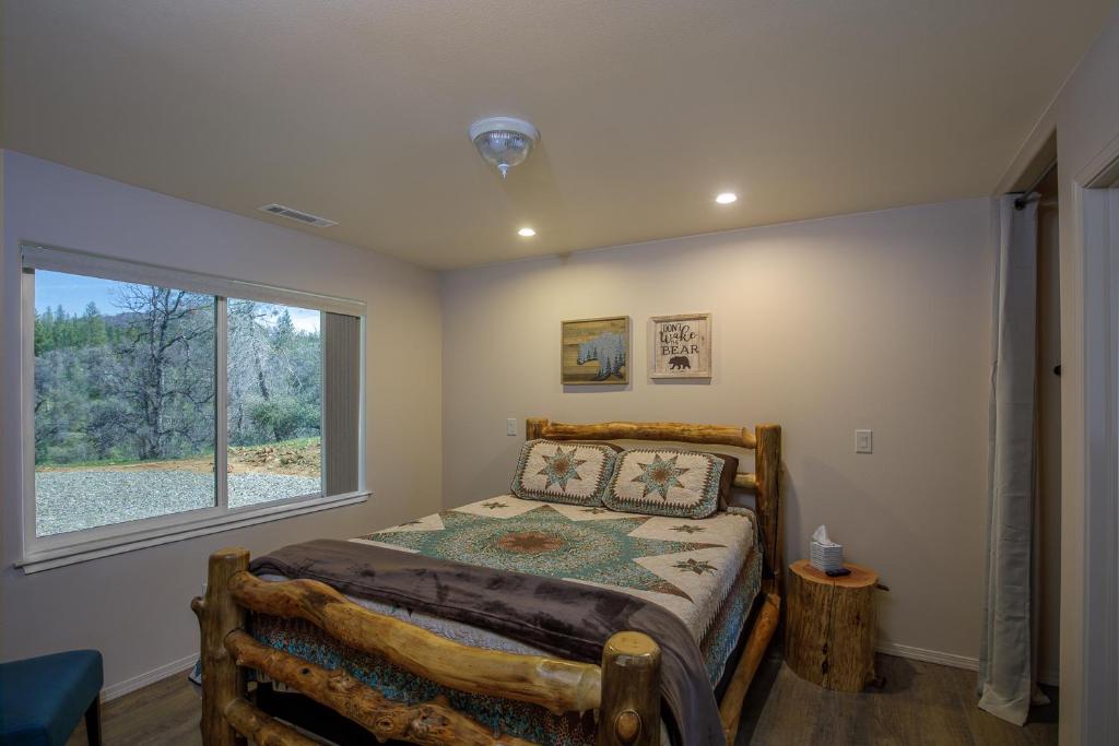 Bear Paw Cabin new construction near Yosemite photo 2