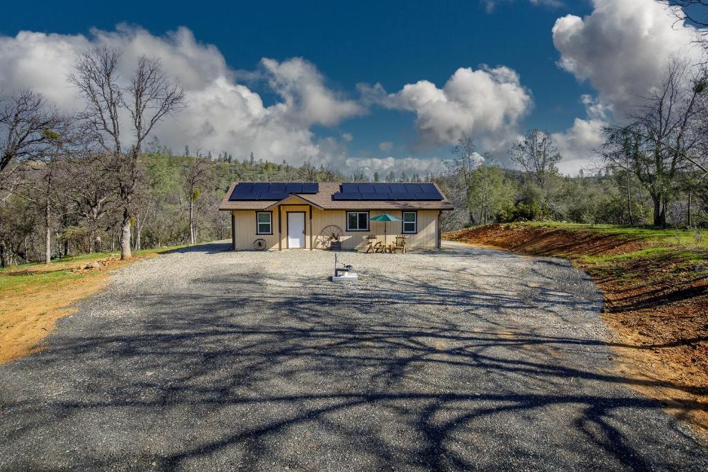 Bear Paw Cabin new construction near Yosemite photo 1