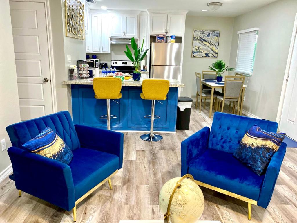 NEW! close to Downtown, Malls & Premium Outlets, with Balcony image