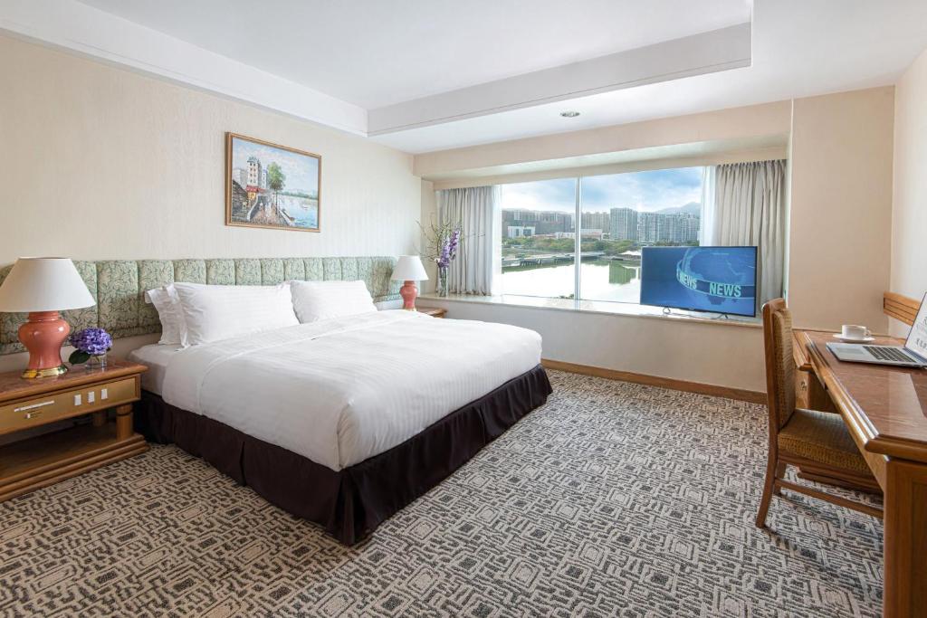 Regal Riverside Hotel photo 3